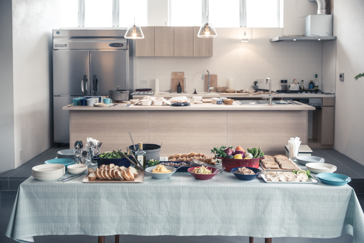 テーブルの傷や食べこぼしを防ぐ北欧生まれ撥水加工のテーブルクロス | インテリアショップ CONNECT（コネクト） ブログ