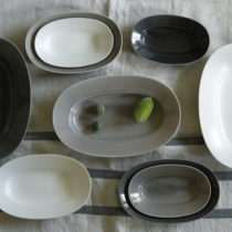 yumiko iihoshi porcelain (イイホシユミコ)/ Oval plate S yumiko iihoshi porcelain (イイホシユミコ)/ Oval plate S