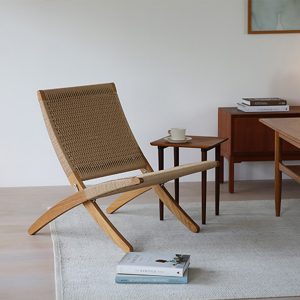 折りたためるラウンジチェアがリビングの問題を解決する救世主だった