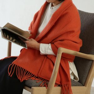 今から本番！】カラフルなラプアンカンクリのショール「UNI」で冬の