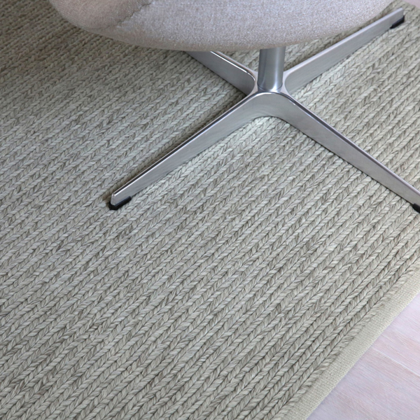 Aram2　Kvadrat　ラグ