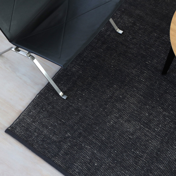 Kanon　Kvadrat　ラグ